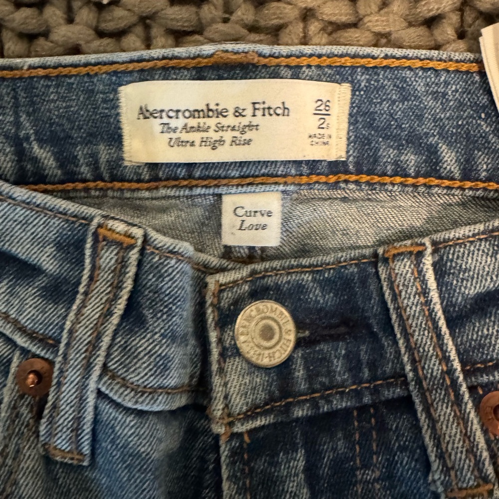 Abercrombie & Fitch Blue Ankle Jeans 26 Curve Love Ultra high rise